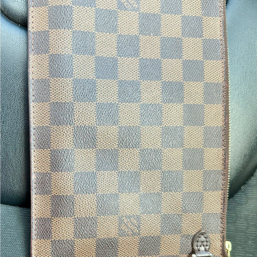 Neverfull Damier Ebene clutch with cherry color inside; Lined - Picture 2 of 7